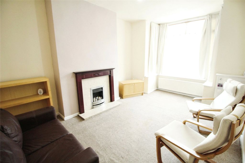 Property photo 2 of 13 Picture No. 18