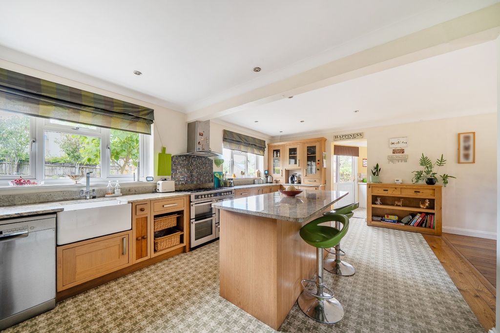 Property photo 2 of 20 5434053