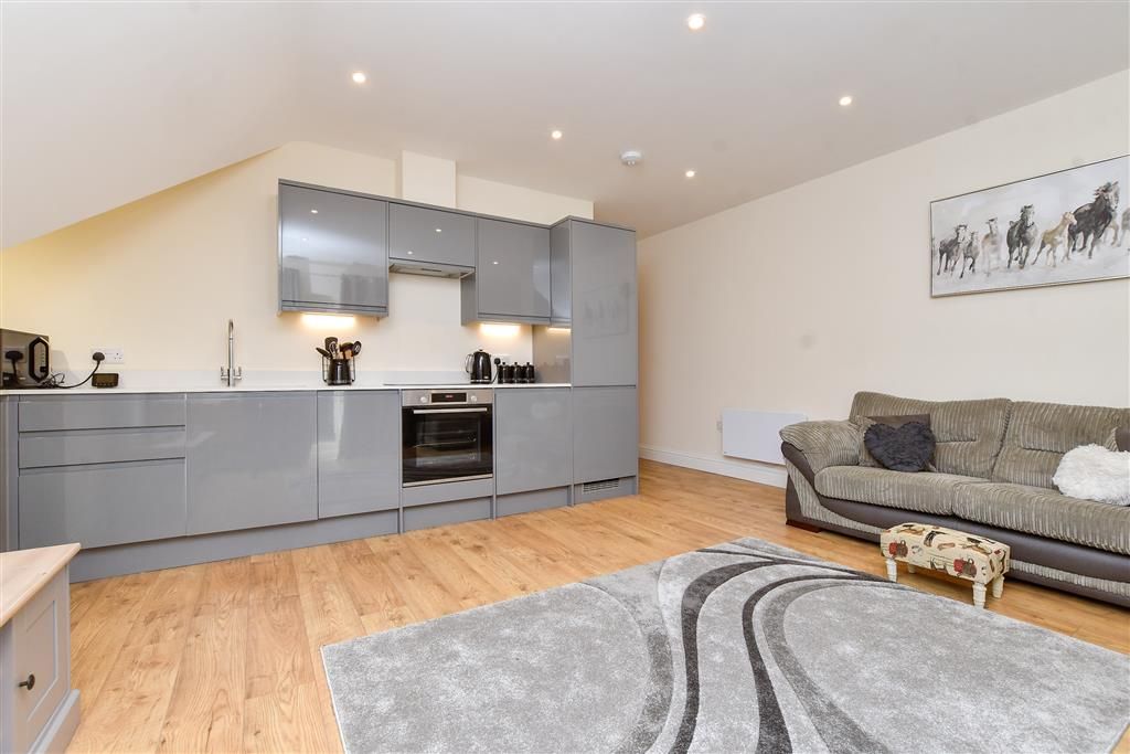 Property photo 2 of 12 Kitchen/Lounge/Diner