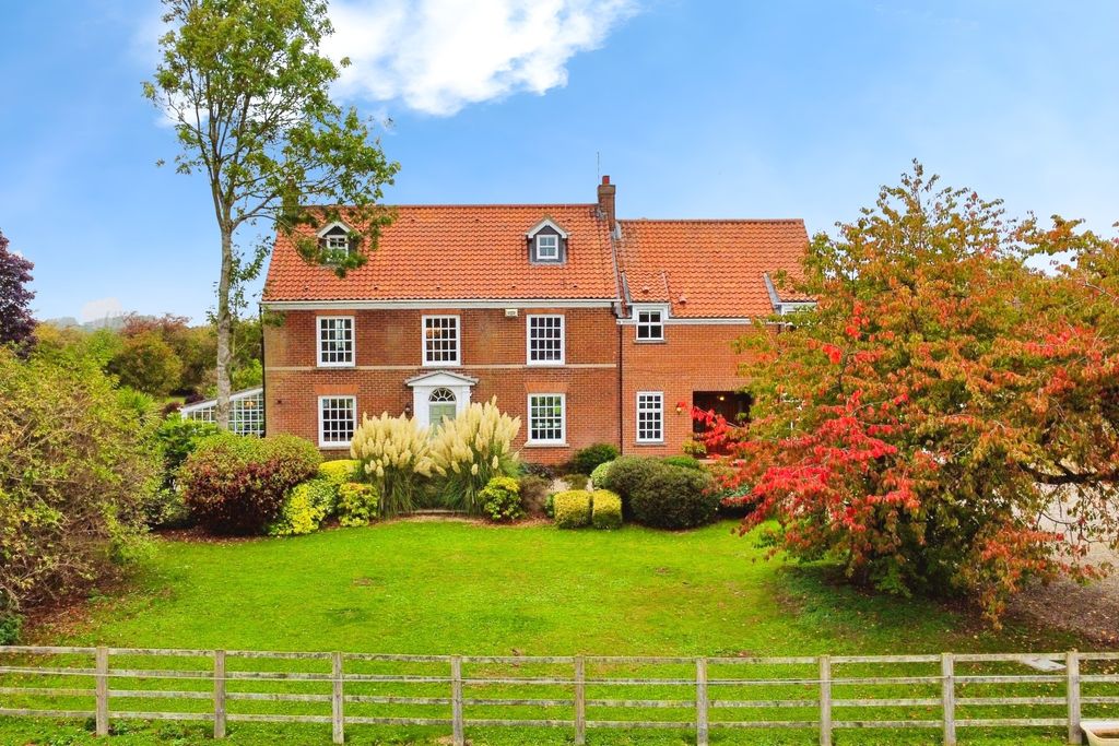 Property photo 1 of 37 4581411