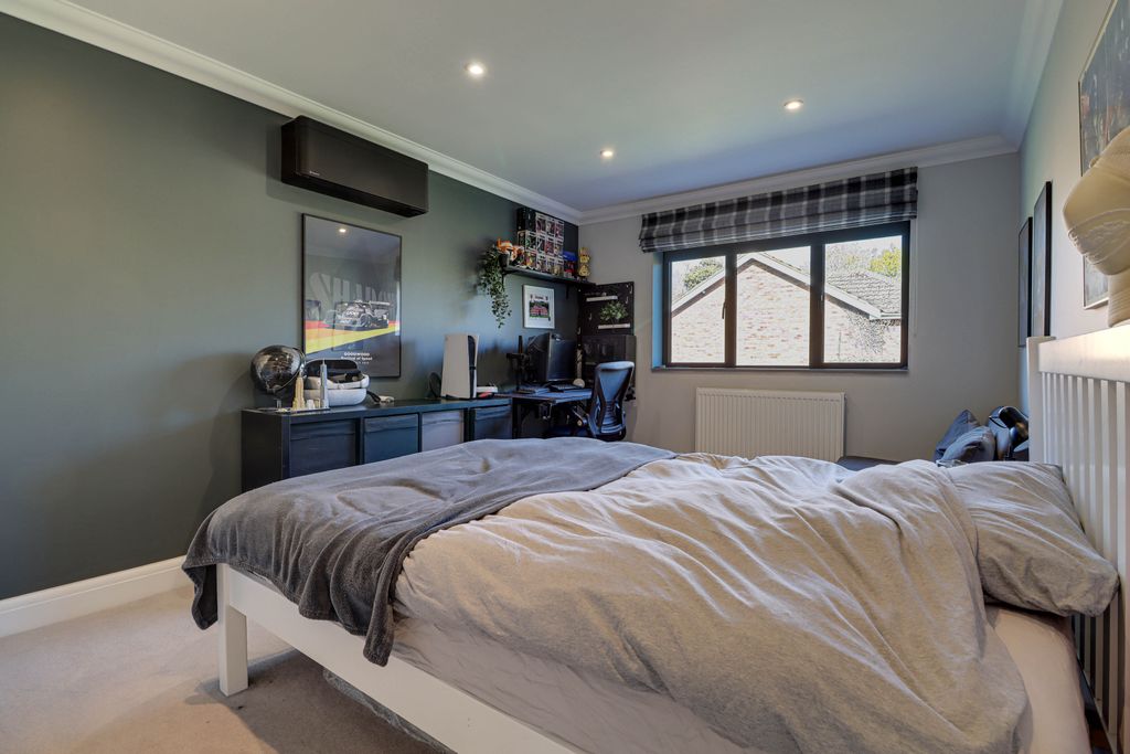 Additional image 16 of 4 bed detached house for saleGrant Gardens, Harpenden, Hertfordshire AL5