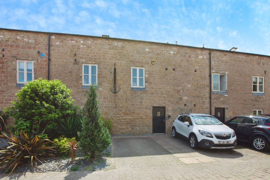 Property photo 2 of 18