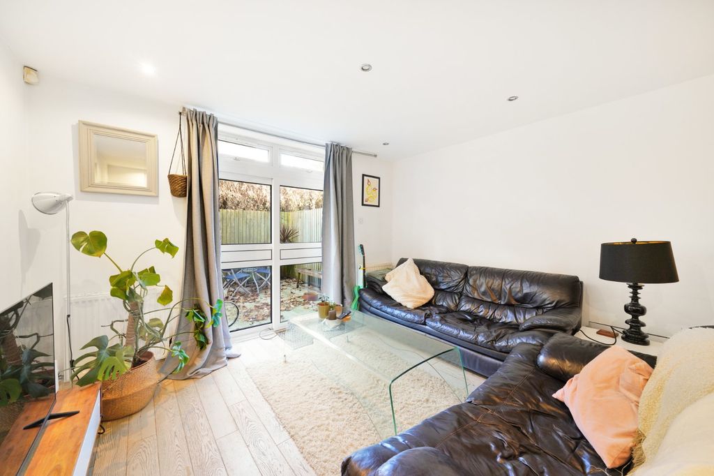 Property photo 2 of 19