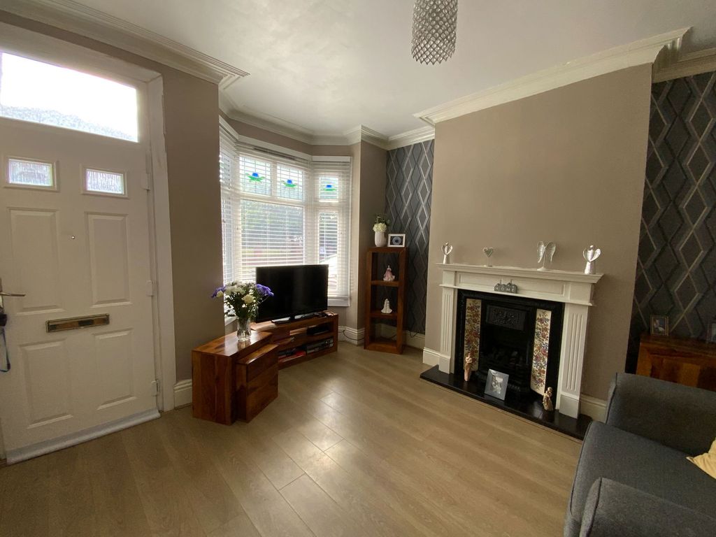 Property photo 2 of 8