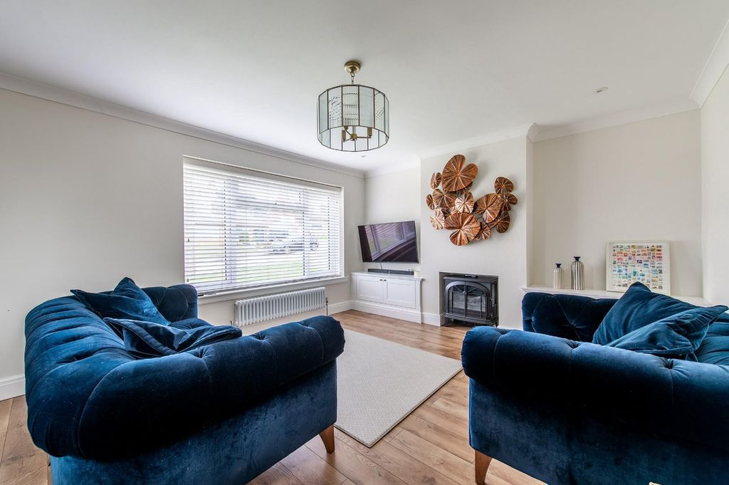 Property photo 3 of 23 Living Room