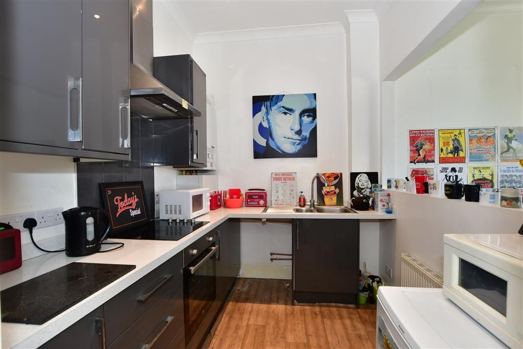 Property photo 2 of 6 Kitchen