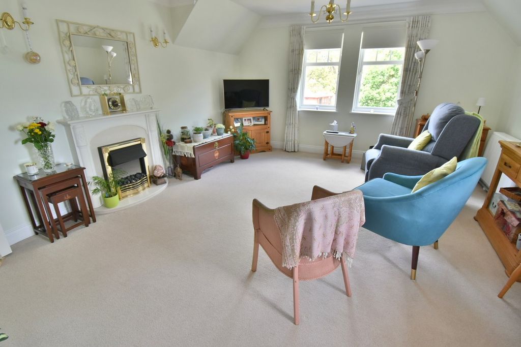 Property photo 3 of 13