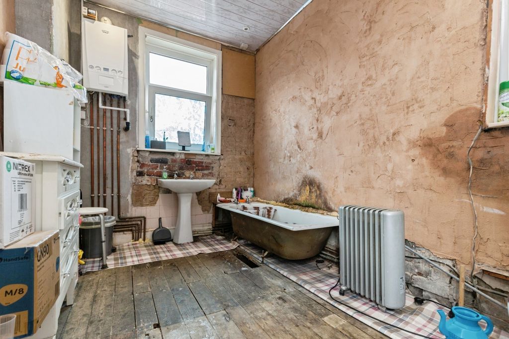 Property photo 2 of 34 Photo