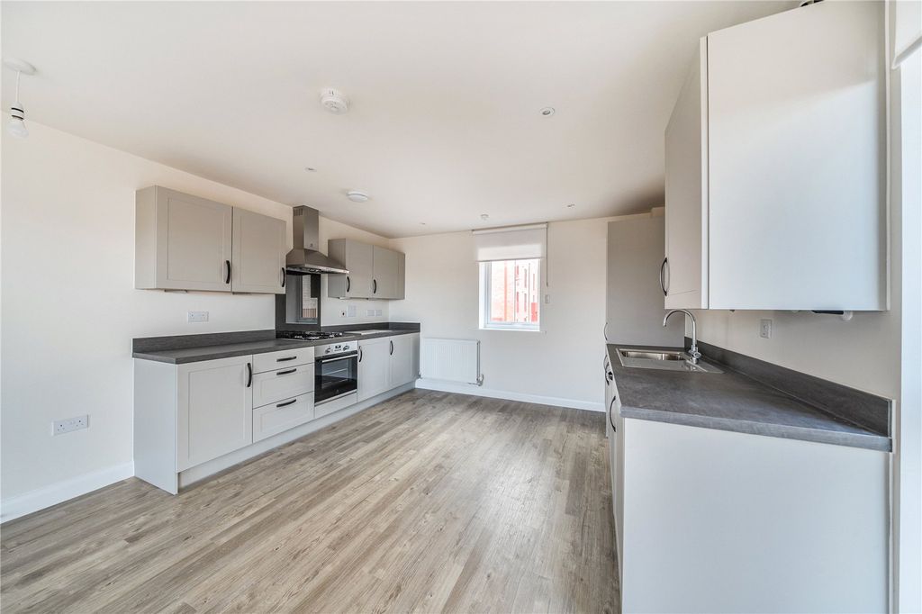 Property photo 2 of 13 Picture No. 12