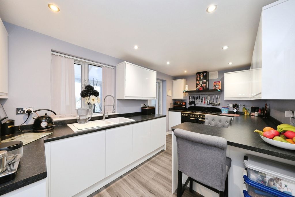 Property photo 2 of 14 Pbox-Img.Jpg