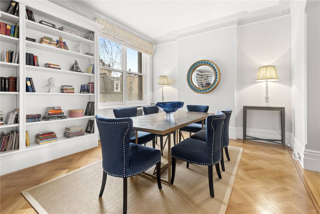 Property photo 3 of 20 Dining Room