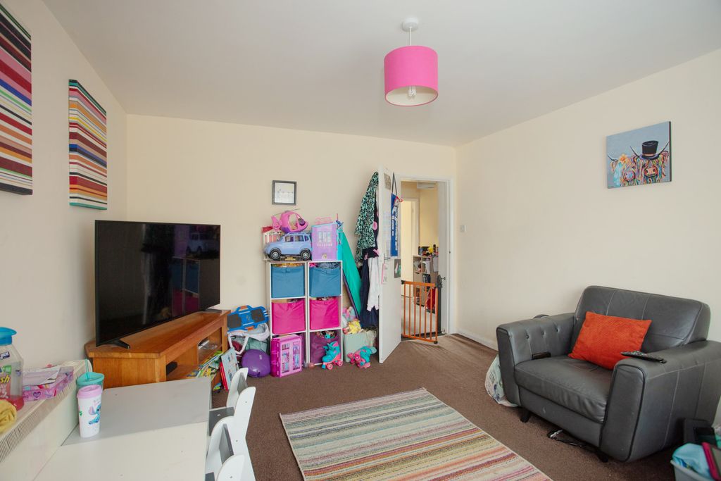 Property photo 3 of 20