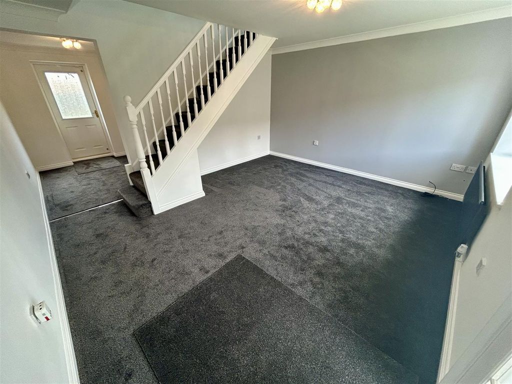 Property photo 2 of 12 Living Room