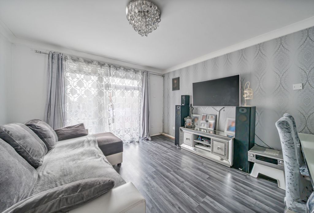 Property photo 2 of 13 Living Room/ Dining Room