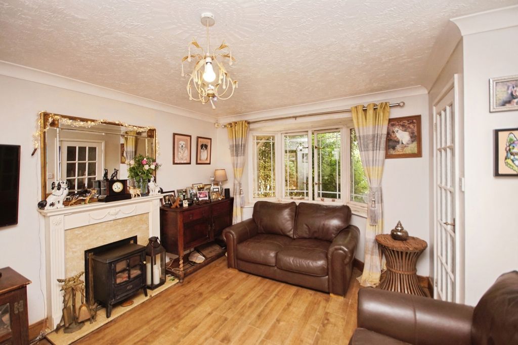 Property photo 2 of 17 Photo