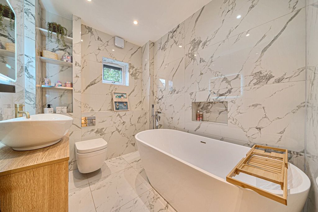 Property photo 3 of 20 Picture No. 07