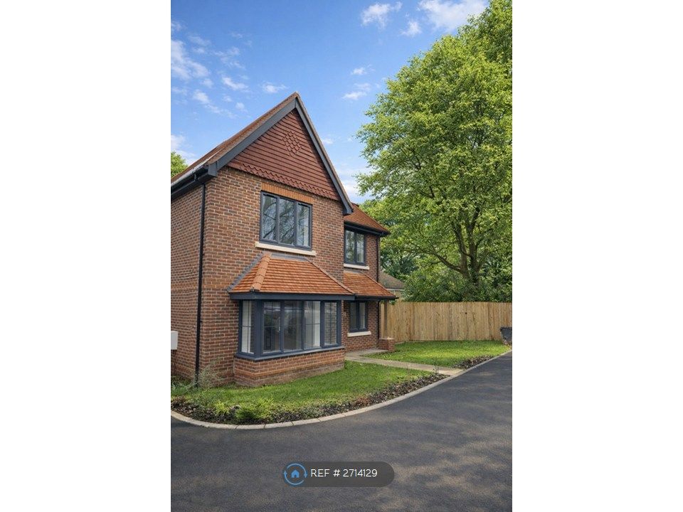 Property photo 2 of 19 4 Hedgerows Side View