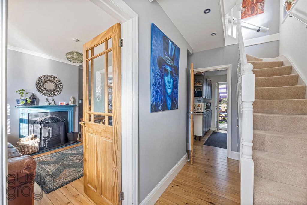 Property photo 2 of 19 Elm Drive, 189-023.Jpg