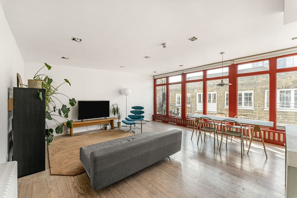 Property photo 1 of 19 Reception/Kitchen