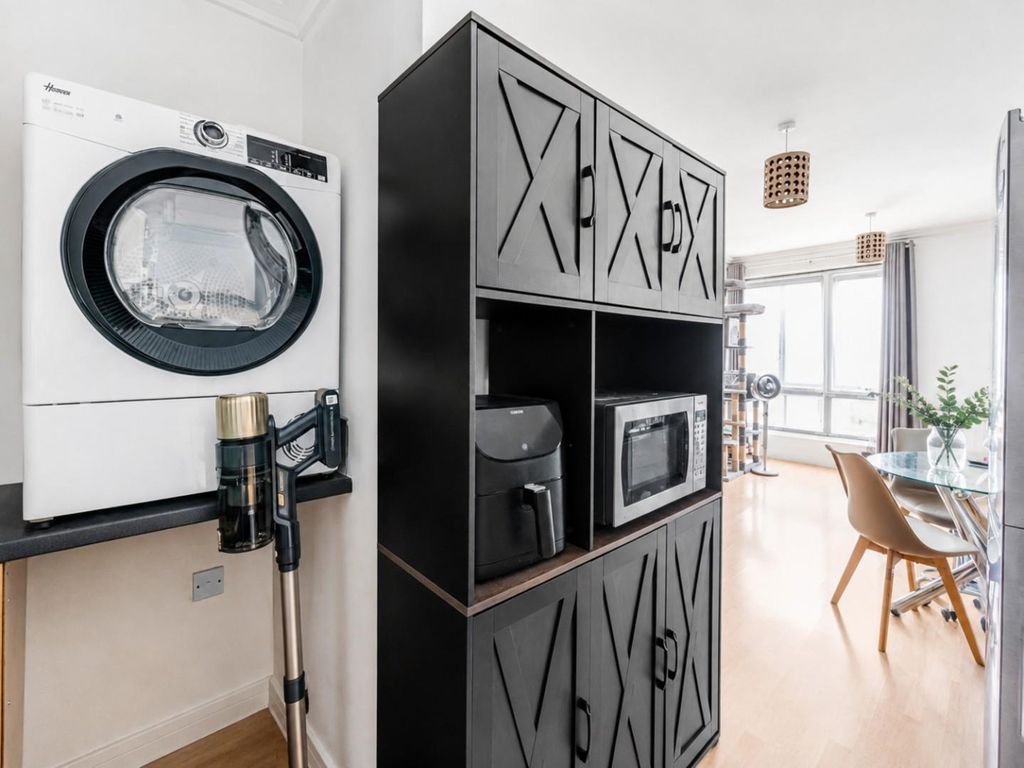 Property photo 1 of 10 Declutter 1.Jpg