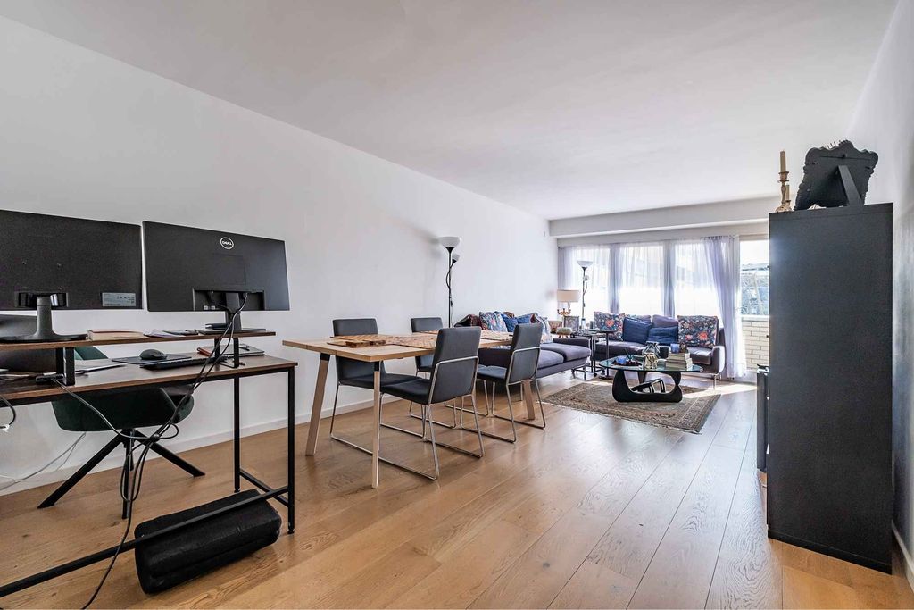 Property photo 2 of 8