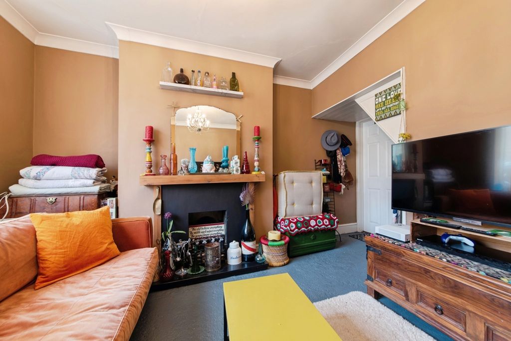 Property photo 2 of 15 Pbox-Img.Jpg