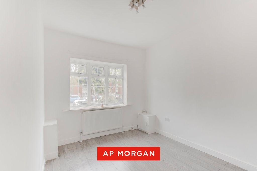 Property photo 2 of 28 Picture No. 02