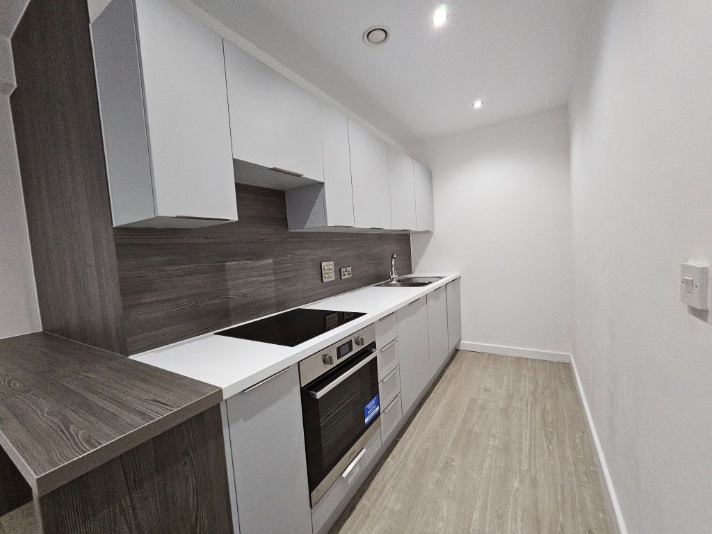 Property photo 2 of 14 Kitchen