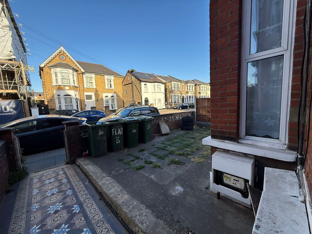 Property photo 1 of 2