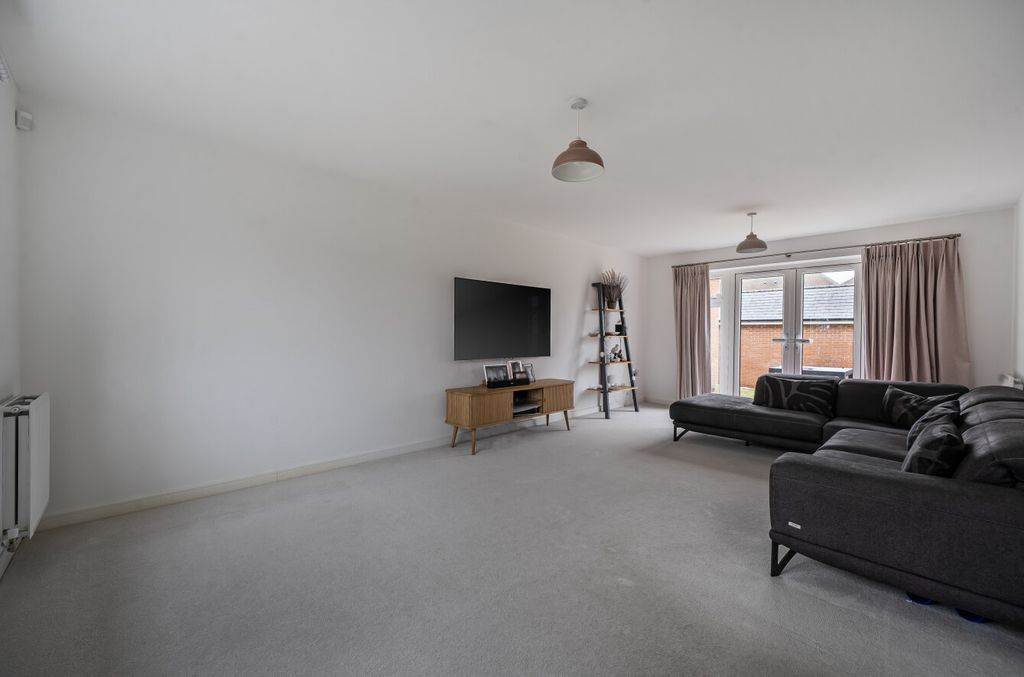 Property photo 3 of 26 1396433-24-6968cd...