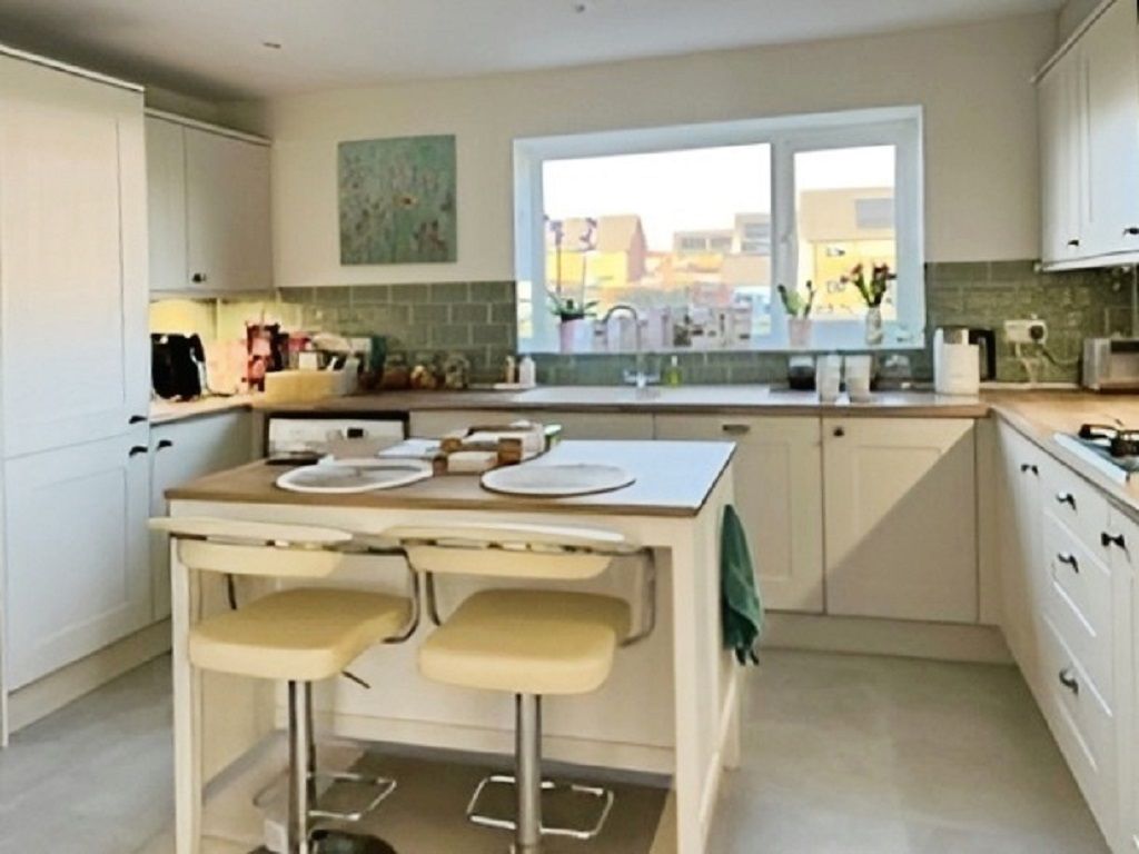 Property photo 3 of 23