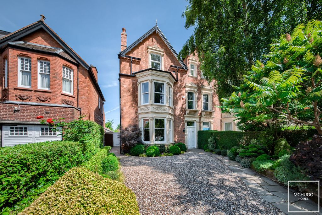 Property photo 1 of 32