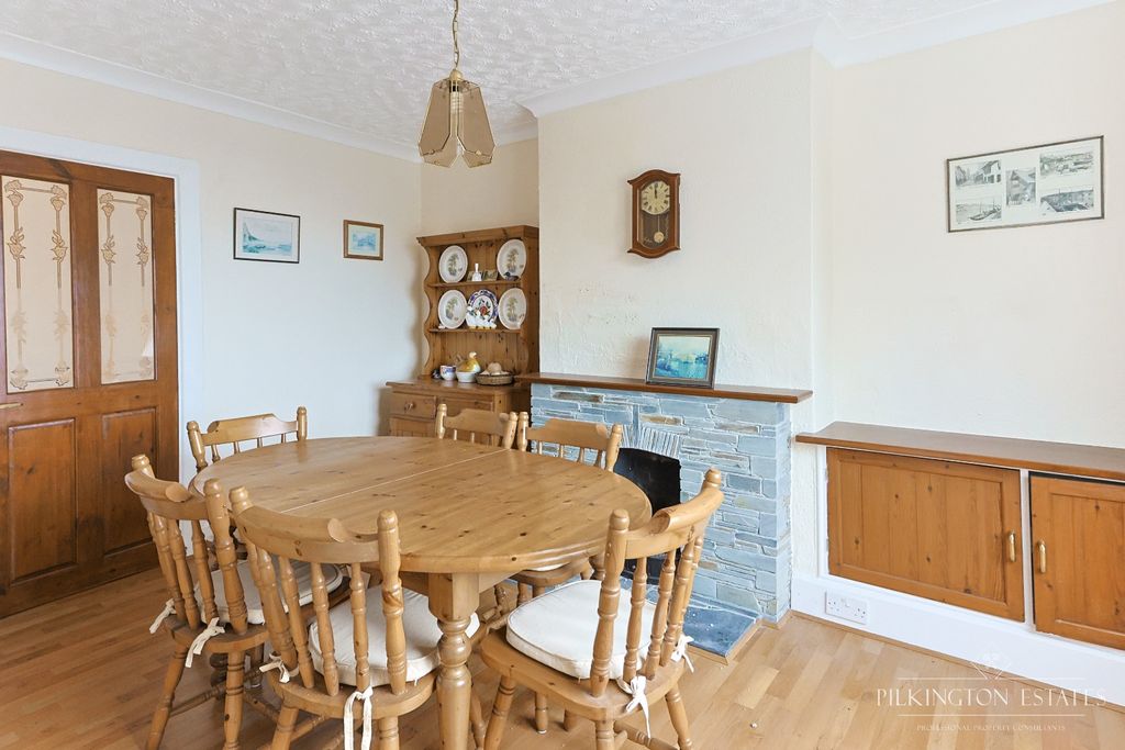 Property photo 3 of 11 4767003