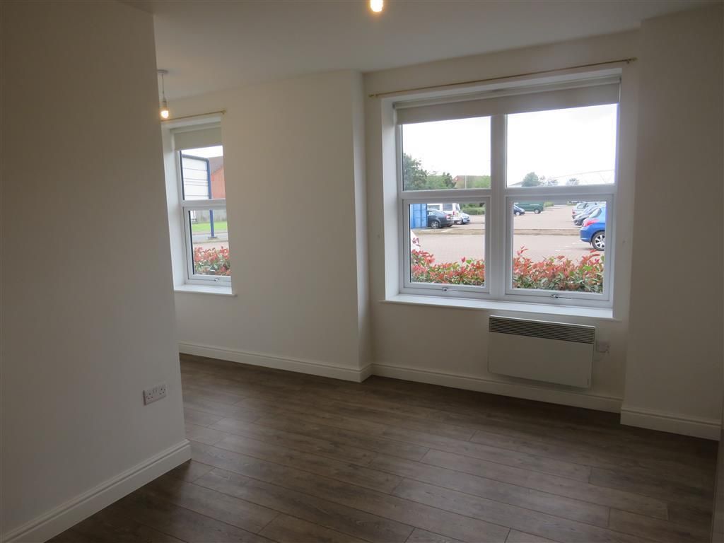 Property photo 3 of 7 Living Room