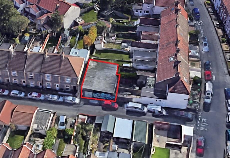 Property photo 3 of 11 2 - Garage Workshop For Auction, Kingswood.Jpg