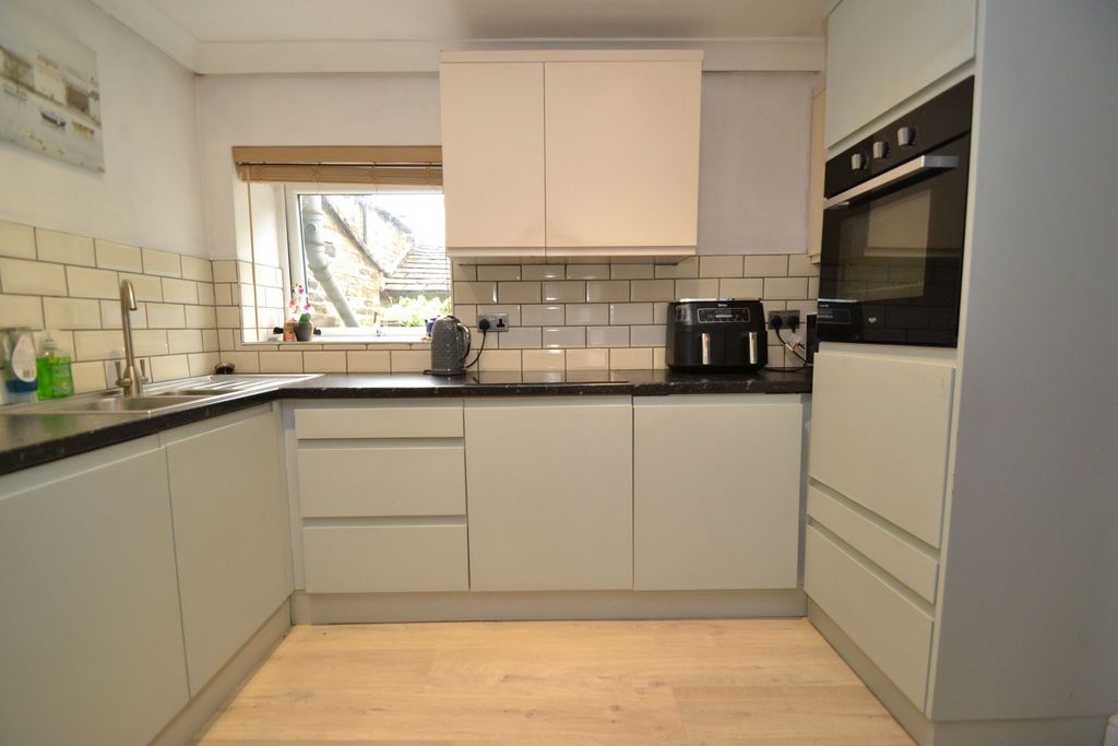 Property photo 2 of 13 Photograph 2