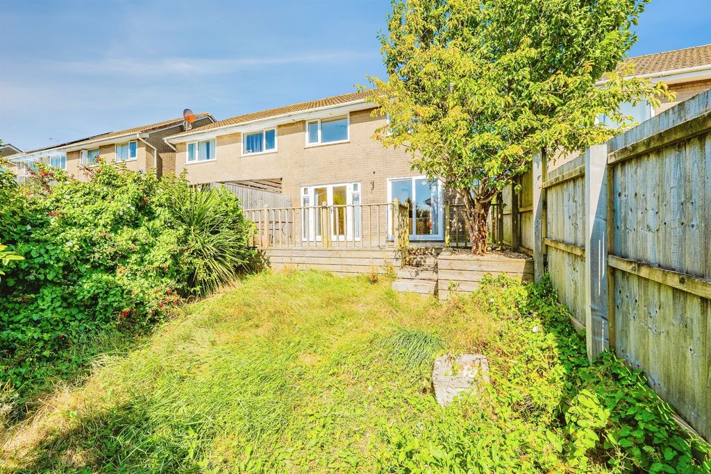Property photo 3 of 20