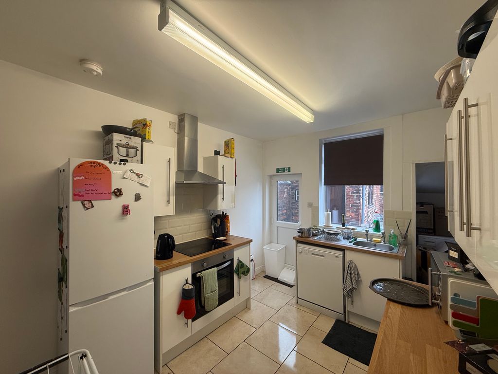 Property photo 2 of 4 Kitchen