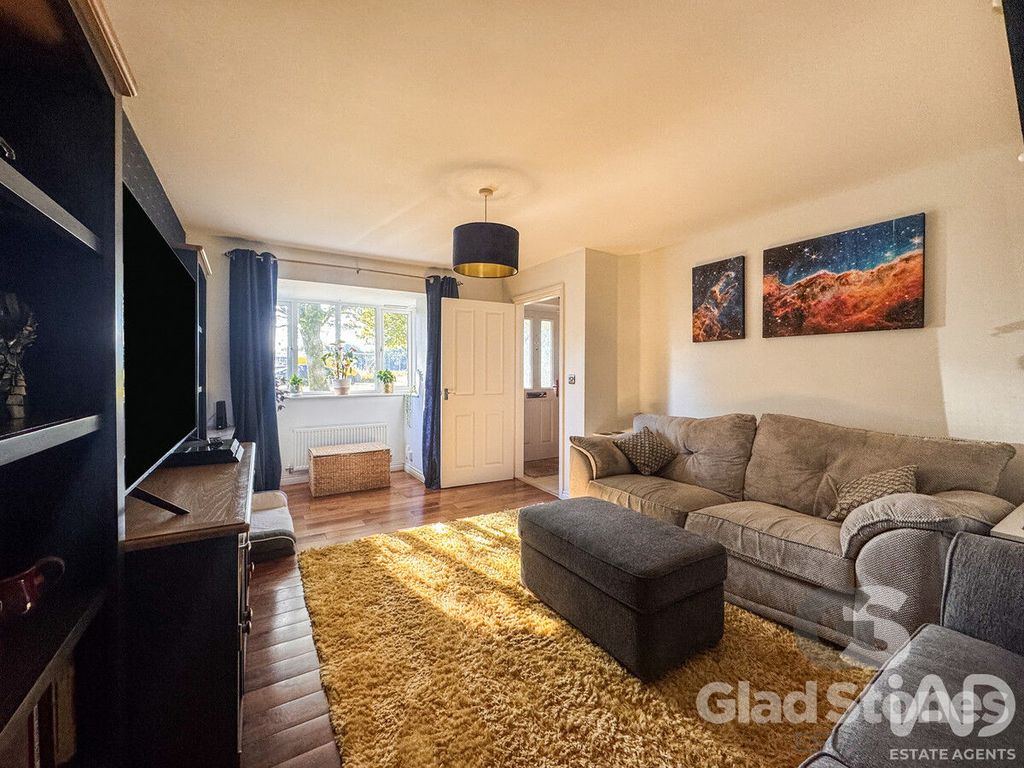 Property photo 2 of 27