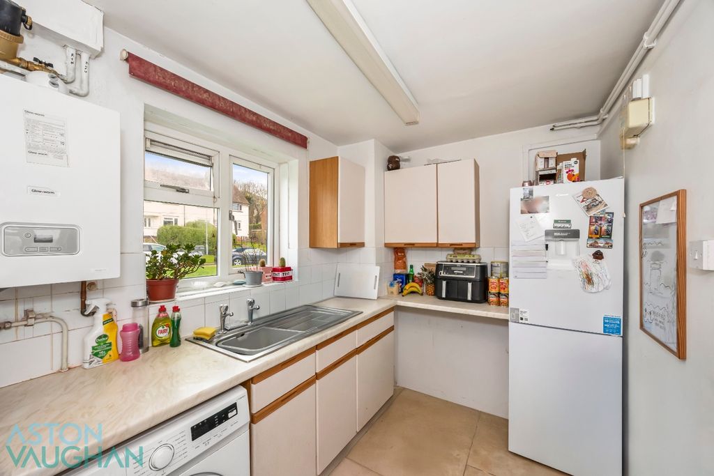 Property photo 2 of 13 4667301