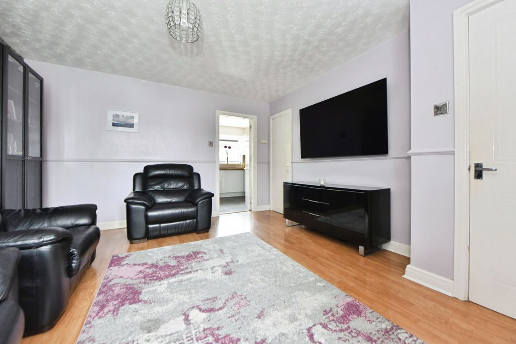 Property photo 3 of 18 Bob_7147