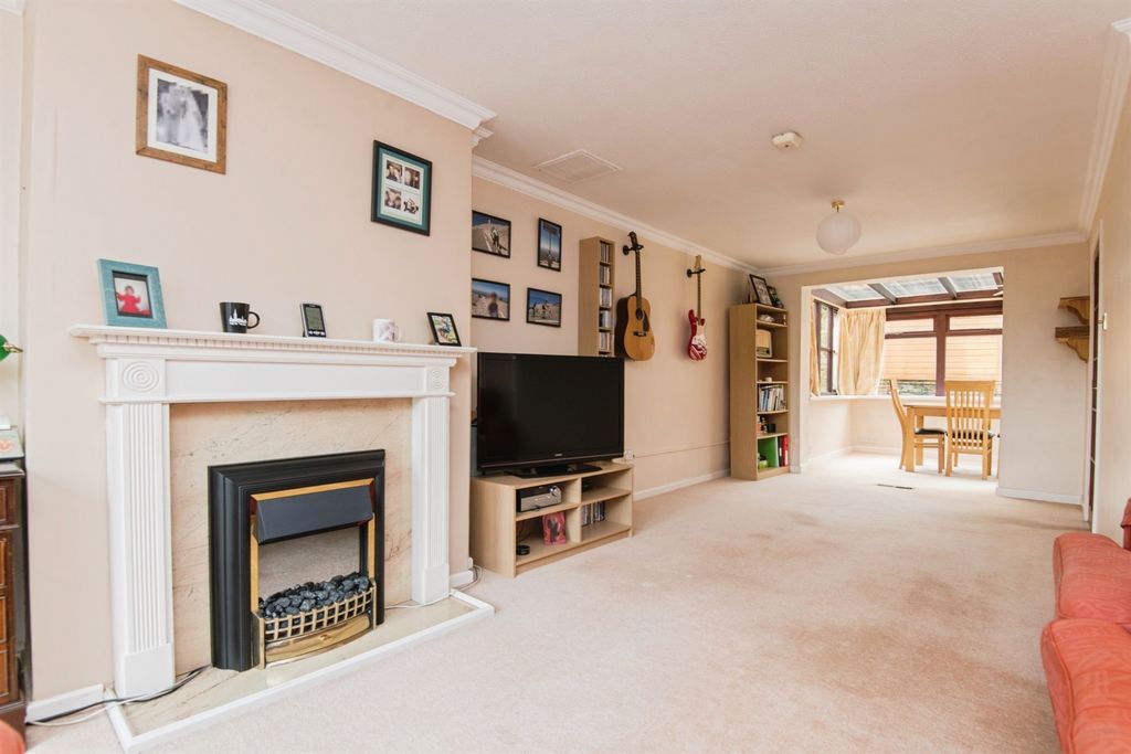 Property photo 3 of 17