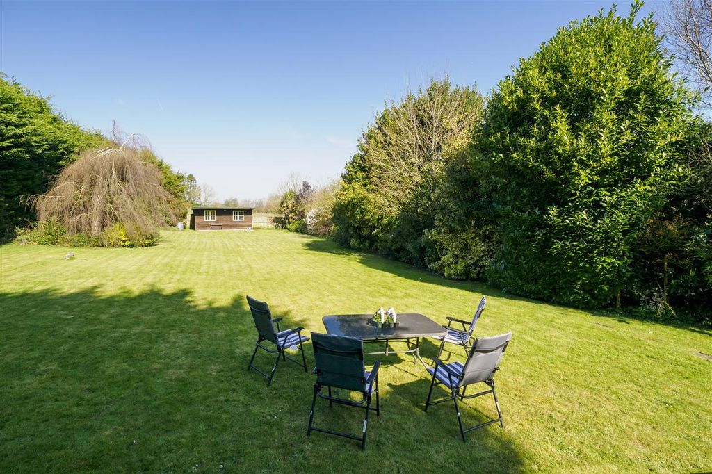 Property photo 2 of 33