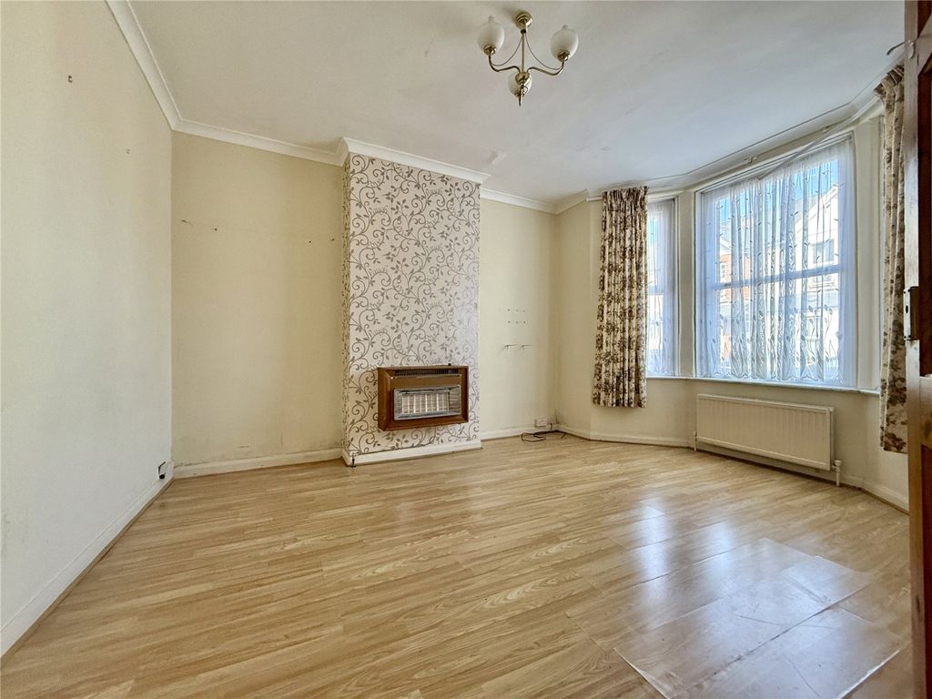 Property photo 2 of 10 Picture No. 05