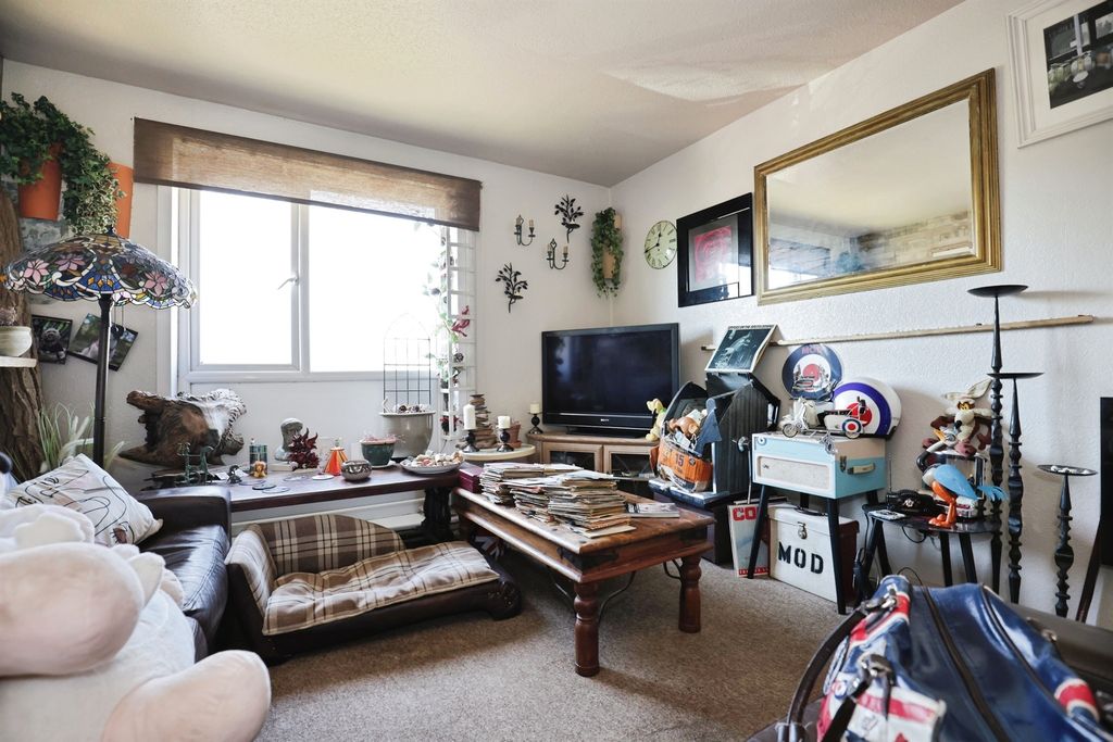 Property photo 3 of 9