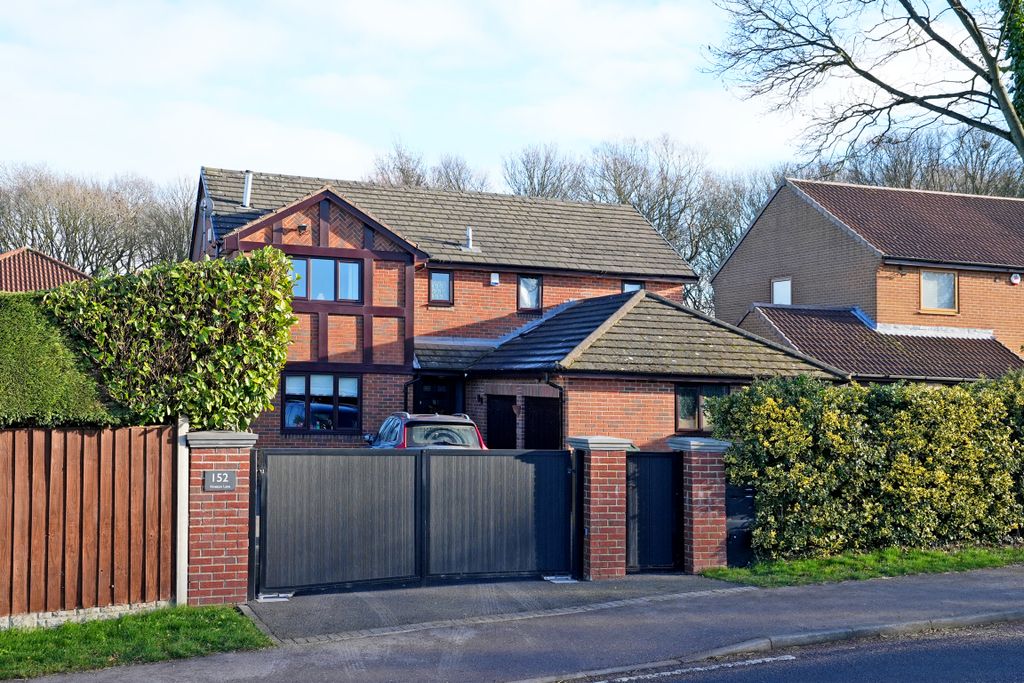 Property photo 1 of 43