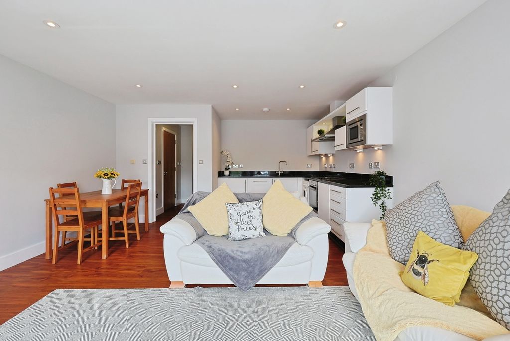 Property photo 2 of 15 Pbox-Img.Jpg