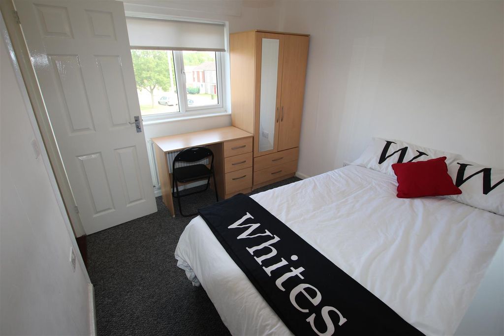 Property photo 2 of 15 Img_8882.Jpg