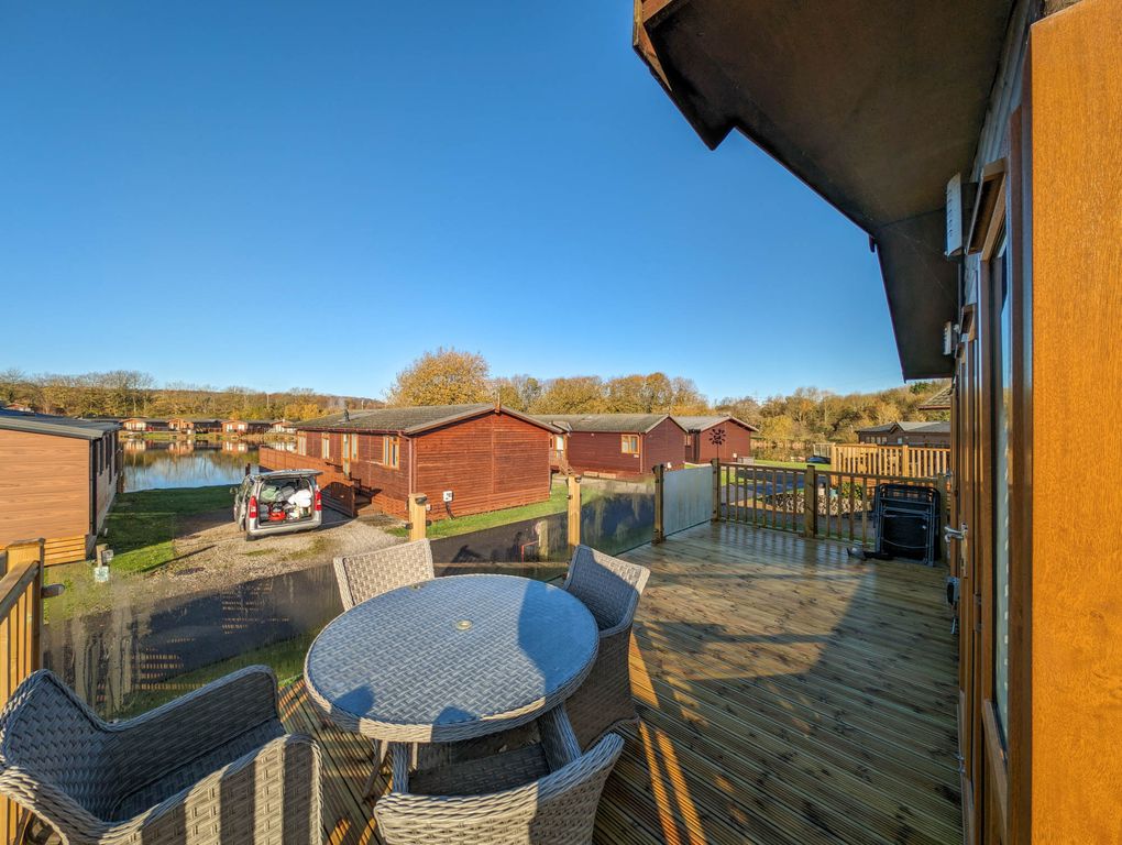 Property photo 2 of 33