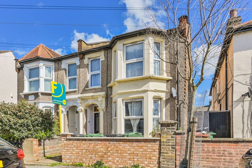 Property photo 1 of 11
